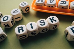 risk-gc1e51f013_1920